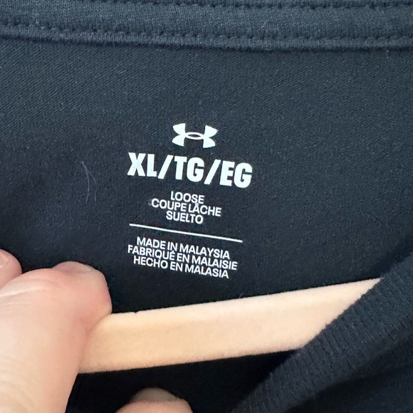 Under Armour Women's Black Cropped Top size XL - Picture 3 of 7